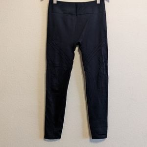 Peach Brand Black Laser Cut high waisted Leggings Size XLarge. EUC